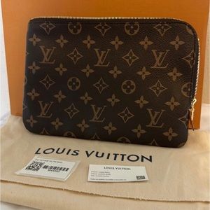 Louis Vuitton Etui Voyage PM